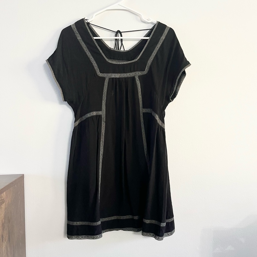 L*Space Black Baby Doll Short Sleeve Dress Cover Up w Gray Trim Back Tie Small